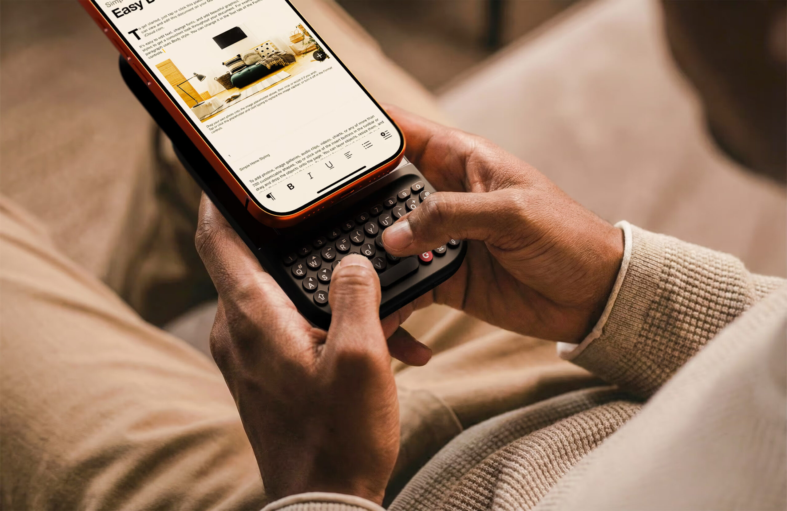 Kangen BlackBerry? Keyboard QWERTY Ini Bisa Dipasang di iPhone dan Android